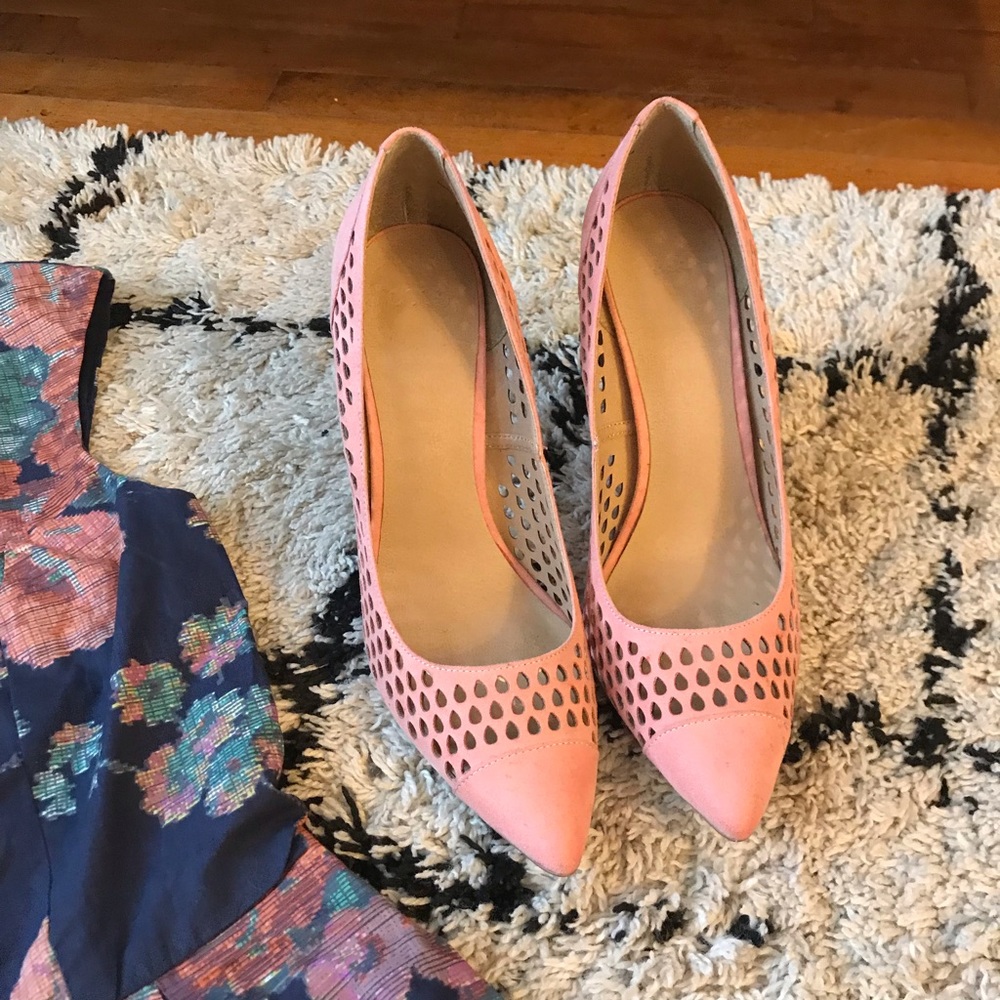 Heels - Picture 2 of 2